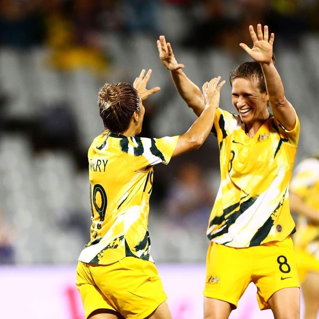 イリース・ケロンド・ナイトさんのインスタグラム写真 - (イリース・ケロンド・ナイトInstagram)「The journey to Tokyo has begun. Solid performance by the girls @matildas last night 🥰. I’ve missed wearing this jersey so much and it was an honour to take the field as a Tilly again 💚💛 #tokyoolympic2020」2月8日 10時36分 - elise_kk8