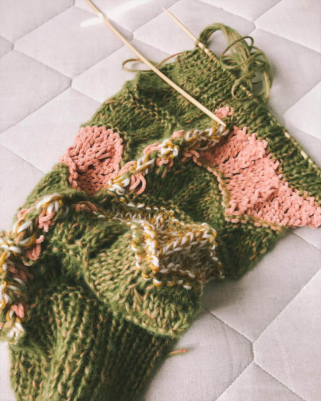 蓮沼千紘さんのインスタグラム写真 - (蓮沼千紘Instagram)「#knitting #knit」2月8日 10時48分 - knitchihiro