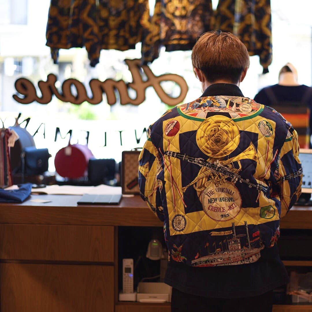Vintage Brand Boutique AMOREさんのインスタグラム写真 - (Vintage Brand Boutique AMOREInstagram)「Good Morning!! AMORE GENTLEMAN is open 11:00-20:00! Come visit us for the finest vintage menswear collection!! 11:00から20:00までオープンになります。お近くまでお立ち寄りの際は、アモーレジェントルマンへ！お問い合わせ /  for inquiries → ✉️ 🎩info@amorevintagetokyo.com  #amorevintage #amoregentleman」2月8日 11時17分 - amore_tokyo