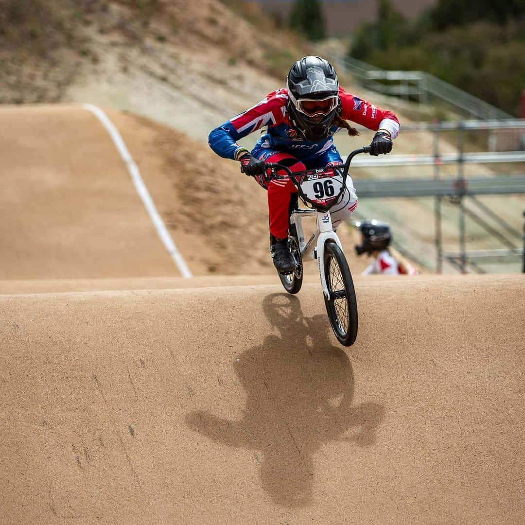 サラ・ウォーカーさんのインスタグラム写真 - (サラ・ウォーカーInstagram)「After changing to the 5m hill due to the wind being too dangerous, round three of the World Cups has been cancelled at the end of the men's first round before the women started.  Along with everyone else, sending all of my thoughts & healing vibes to @sakakibarakai after a heavy crash. 📬❤」2月8日 12時01分 - swbmx