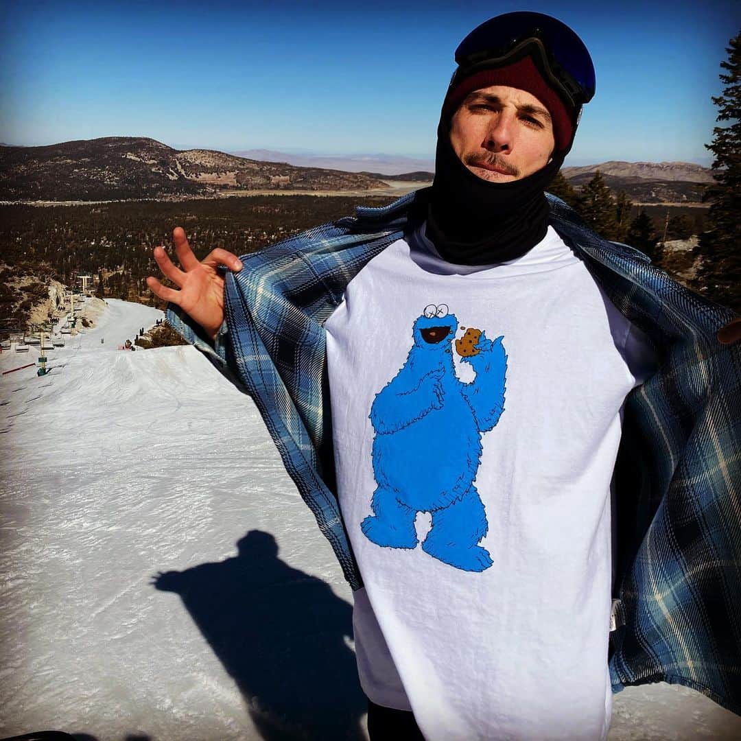 マイケル・トレヴィーノのインスタグラム：「they put me on a t shirt」