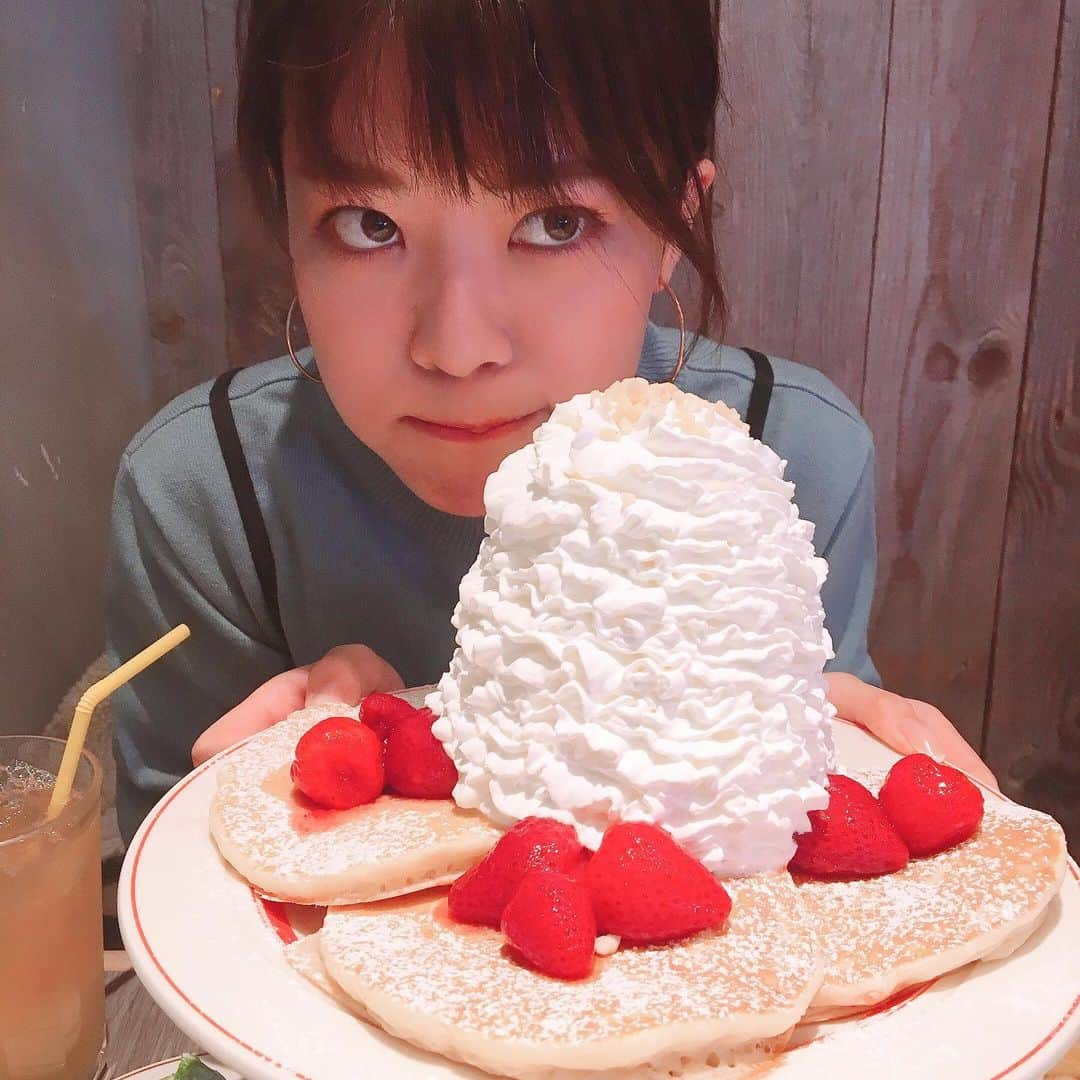 森谷佳奈のインスタグラム：「♥️糖質解禁デー♥️ #パンケーキ #糖質解禁」