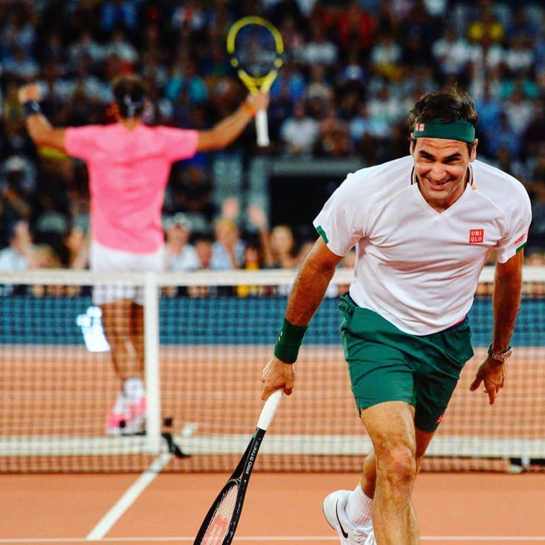 ロジャー・フェデラーのインスタグラム：「What an unforgettable night: we raised 3.5 million USD for the vulnerable children in the region, achieved a world record with more than 51,000 spectators at a tennis match and had so much fun. Thanks to the three inspiring philanthropists Rafa, Bill and Trevor for having shared this emotional moment. Thanks to the hundreds of people who organized this Match in Africa and created a high class event. But most of all, thank you South Africa, thank you Cape Town  for your overwhelming support and for making a difference for those in need. @rogerfederer.foundation #southafrica #africa」
