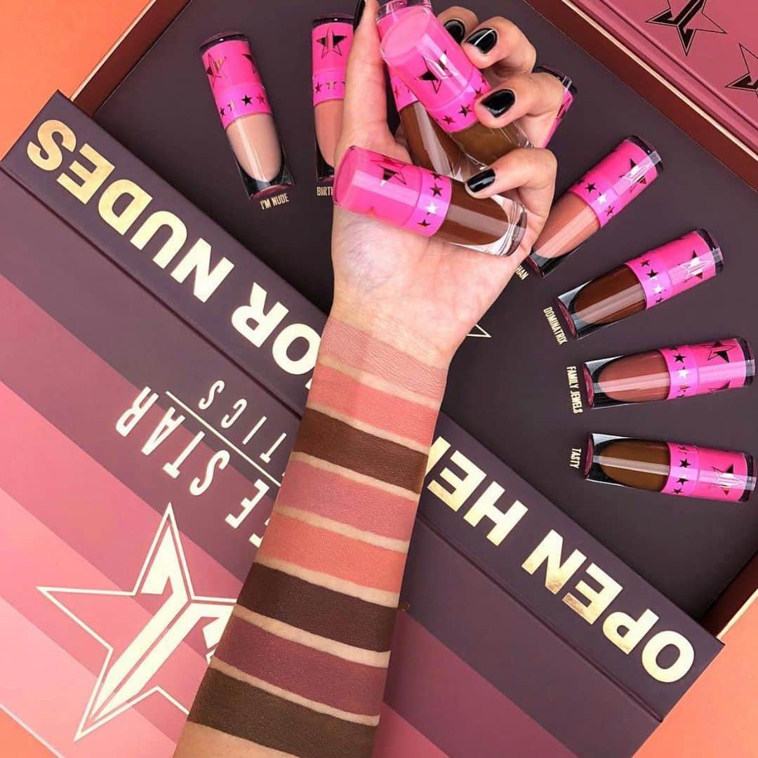 Jeffree Star Cosmeticsさんのインスタグラム写真 - (Jeffree Star CosmeticsInstagram)「THE NUDES 💦 Get 8 must have shades all in one killer bundle ✨ What shade from our Nudes V2 #minibundle catches your eye 😇 Photo by: @blackswallowofficial #jeffreestarcosmetics」2月9日 1時09分 - jeffreestarcosmetics