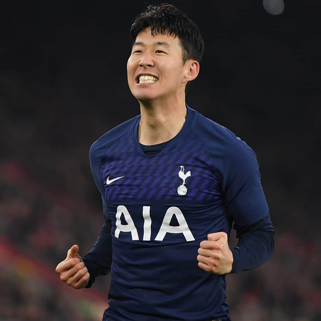 トッテナム・ホットスパーFCさんのインスタグラム写真 - (トッテナム・ホットスパーFCInstagram)「🇰🇷 🏆 Sonny loves the Cup! #COYS #THFC」2月9日 0時05分 - spursofficial