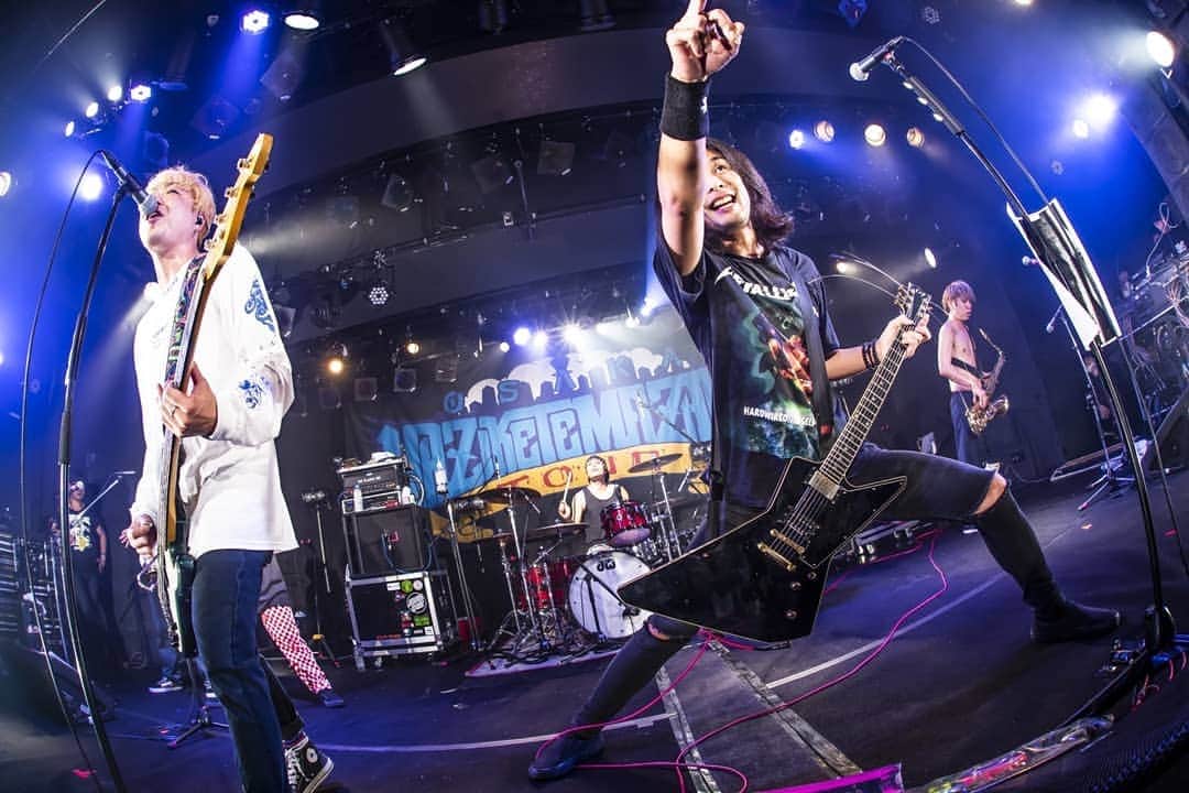HEY-SMITHのインスタグラム：「2/8(土) 仙台Rensa “HAZIKETEMAZARE TOUR 2020” photo by @hayachinphoto」
