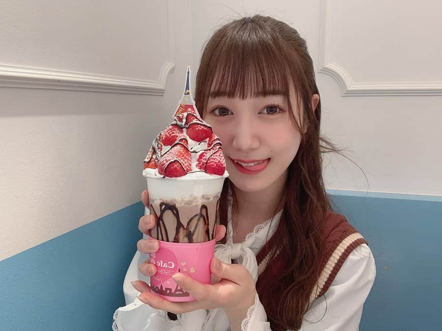 阪上晴香さんのインスタグラム写真 - (阪上晴香Instagram)「チョコ好きだから食べた〜🤤💗 あやとラブラブしながら食べたよ😚❤️笑笑 ・ ・ ・ #emsexcite #エムズエキサイト #カフェドパリ #cafedeparis #東京カフェ #新宿カフェ」2月8日 16時06分 - haruka__0616