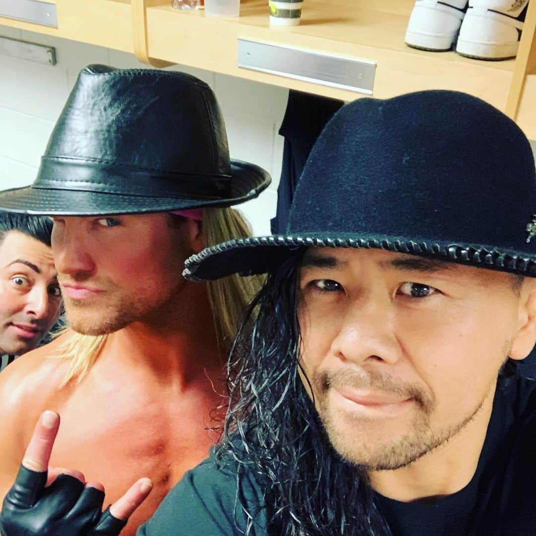 中邑真輔さんのインスタグラム写真 - (中邑真輔Instagram)「Squad hats with eyebrows man.」2月8日 16時08分 - shinsukenakamura