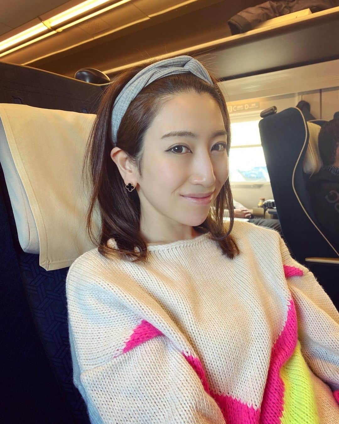 のインスタグラム：「今から週末やすみに ささっと旅行にいくよー🧳☃️ #木嶋真優」