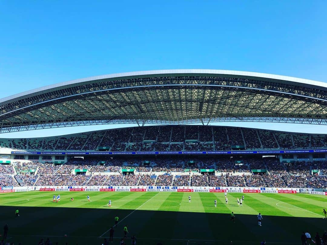 木村好珠さんのインスタグラム写真 - (木村好珠Instagram)「晴天の中、ゼロックススーパーカップへ⚽️🏃🏼‍♂️ 今年も始まりますね👏✨ PK戦観られたの楽しかった笑 色々観にいきたいなぁ…🥺✨ #サッカー #jリーグ #ゼロックススーパーカップ」2月8日 16時20分 - konomikimura