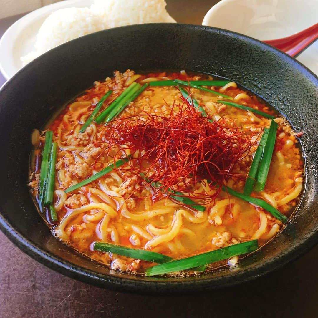 alohatable_waikikiのインスタグラム：「Late Night Special 🍜 #spicyramen $14 夜９時以降のスペシャルメニュー スパイシーラーメン🌶 ワイキキで飲んだ後、夜小腹が空いた時は是非。 #waikiki #hawaii #ramen #〆ラーメン #latenight #waikikimidnight #ワイキキラーメン #hawaiifoodie #hawaiibestkitchens #美味しいハワイ　#ハワイグルメ #ワイキキグルメ #旨辛」