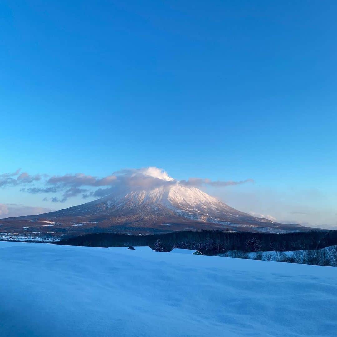 のインスタグラム：「夕方の羊蹄山キレイ」