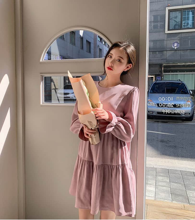 Chuuのインスタグラム：「💗Pink VS black🖤 츄멤님들의 선택은?!✨ pick your favorite color😍」
