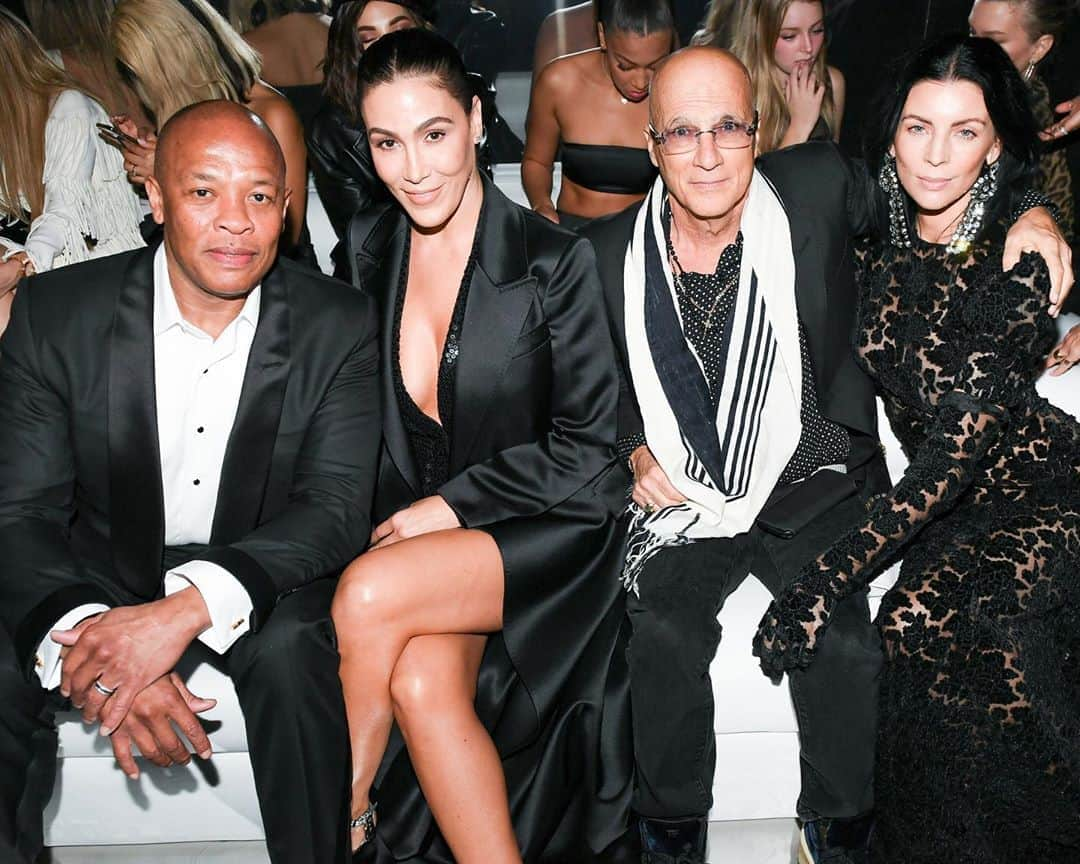 トムフォードさんのインスタグラム写真 - (トムフォードInstagram)「Front row wjth @drdre , Nicole Young, Jimmy Iovine and Liberty Iovine. #TOMFORD #TOMFORDAW20」2月8日 16時47分 - tomford