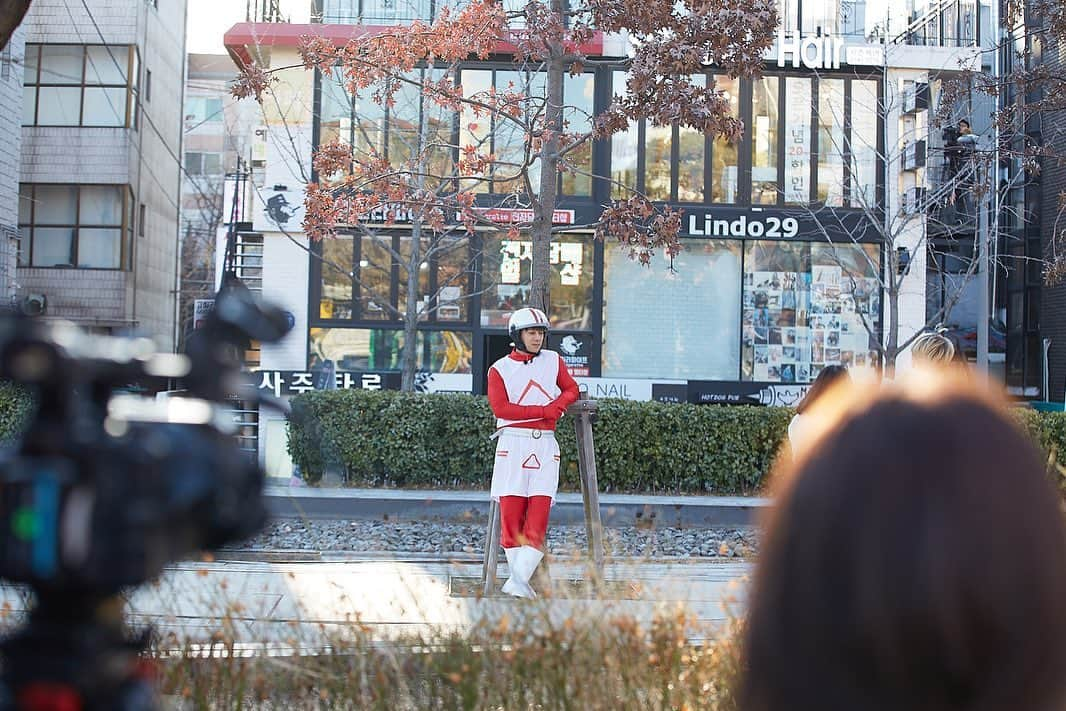 ファン・チヨルさんのインスタグラム写真 - (ファン・チヨルInstagram)「비쥬얼로 뽑으셨다고 하셔서 잠깐이지만 기분좋았어요 플레이어 화이팅!!#tvn #플레이어 #Xtvn #이수근 #김동현 #황제성 #황치열 #이용진 #이진호 #이이경 #정혁 #토요일 저녁 6시 10분」2月8日 16時43分 - chiyeul7102