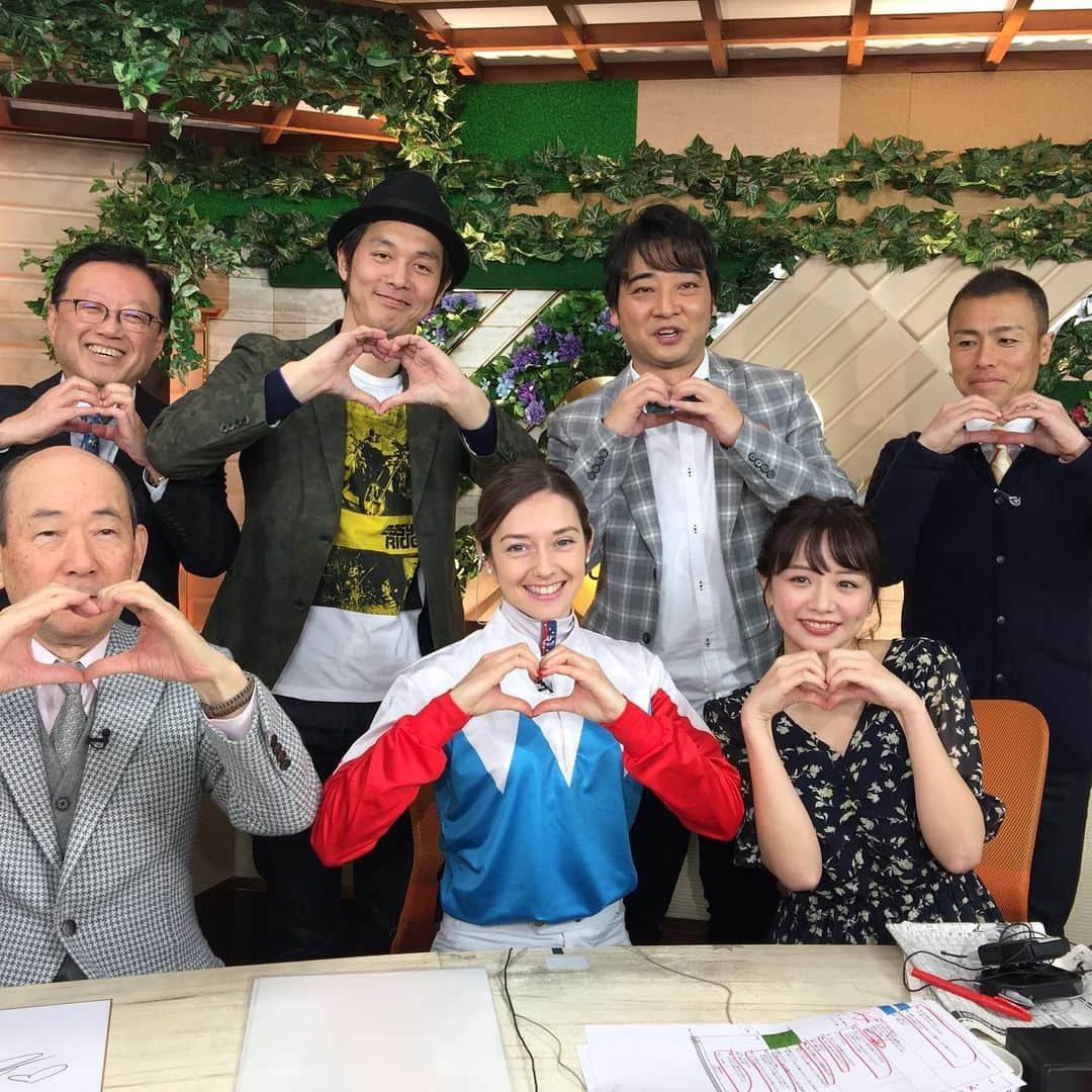 ミカエル・ミシェルさんのインスタグラム写真 - (ミカエル・ミシェルInstagram)「‼️🇯🇵Winning Keiba’s Team is amazing ‼️Very good vibes  I loved this moment🥰 Thanks a lot 🙏🏼 Okubo-san @mori_kasumi_ @captain1975 @chsaito  @jra.official #NAR @netkeiba #athletes #jockeys #journalist #tvshow @equidia @jour_de_galop @longineswbrr #femmesdinfluence」2月8日 16時51分 - mickaelle_michel_officiel