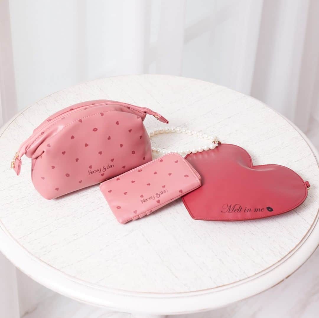 ハニーサロンバイフォピッシュさんのインスタグラム写真 ハニーサロンバイフォピッシュinstagram Lip Heart Collection Lipandheartポーチ ピンク ベージュ ネイビー 3 300 Tax In Lipandheartキーケース ピンク ベージュ