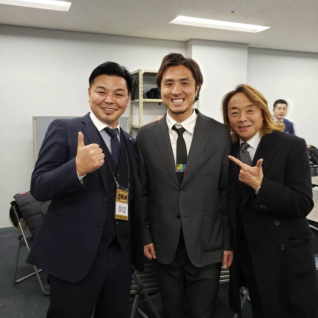 那須大亮さんのインスタグラム写真 - (那須大亮Instagram)「本日 FUJI XEROX SUPER CUP2020 横浜F・マリノス　vs　ヴィッセル神戸  の副音声を中澤佑二さんとさせて頂きました。  PK戦までいく、かなりの熱戦でした！！ 両チームとも素晴らしい試合をありがとうございました✨  初副音声物凄く楽しかったです(^_^) たくさん勉強になりました✨  大先輩方と日テレのアナウンサーの方々と📷  #初副音声 #大熱戦 #感動をありがとう #中澤佑二  #城彰二 #北澤豪 #中野謙吾アナウンサー #畑下由佳アナウンサー」2月8日 17時12分 - nasudaisuke_official