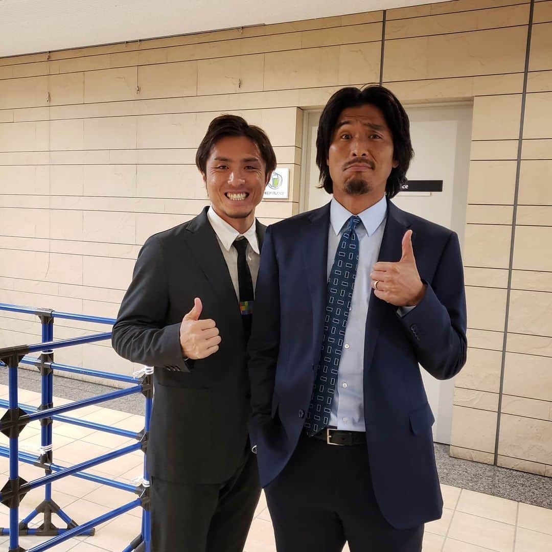 那須大亮さんのインスタグラム写真 - (那須大亮Instagram)「本日 FUJI XEROX SUPER CUP2020 横浜F・マリノス　vs　ヴィッセル神戸  の副音声を中澤佑二さんとさせて頂きました。  PK戦までいく、かなりの熱戦でした！！ 両チームとも素晴らしい試合をありがとうございました✨  初副音声物凄く楽しかったです(^_^) たくさん勉強になりました✨  大先輩方と日テレのアナウンサーの方々と📷  #初副音声 #大熱戦 #感動をありがとう #中澤佑二  #城彰二 #北澤豪 #中野謙吾アナウンサー #畑下由佳アナウンサー」2月8日 17時12分 - nasudaisuke_official