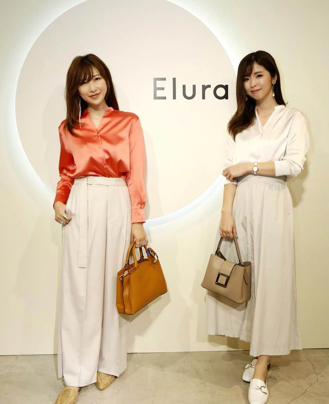 haruru0724さんのインスタグラム写真 - (haruru0724Instagram)「. 昨日は『Elura(エルーラ)』 @elura_official の展示会へ❤︎ . . 展示会では、 カラープロデューサー今井志保子さんによる 「きめいろ診断」と、 LEEやMarisolで活躍中の スタイリスト福田麻琴さんの パーソナルスタイリングを体験しました🙌 しかも、プロのカメラマンさんに写真まで撮ってもらったよ💕 . . 診断してもらった結果、 私はブルベ×女顔だそう🤔✨ ブルベ×女顔に合うブラウスを選んで、 更にそれに合わせて、 「コフレドール」のリップも選んだよ💄 . . 私はワントーンコーデに ピンクのリップ💕 このシャツ、本当着心地良いし 可愛いしでオススメです♡ 色は同じでブラウスタイプの方をゲットしたので、 そちらはまた着たら投稿しますね🙋‍♀️ それと「コフレドール」のリップは、 これから発売される新商品だよ☺️ どの色もすごく使いやすそうだけど、 ブルベかイエベかで自分に似合うリップがわかるから、 自分がどっちかわかるといいかも🤗 . . ちなみに、 @elura_official のHPで きめいろ診断ができたから、 是非やってみてください🤭💛 . . 他にも、きっちりとした綺麗目のものから、 カジュアルなものまで色々とあったので、 スワイプしてチェックしてみてね！ 入学式に使えそうなジャケットもオーダーしたので、 届くのが楽しみ❤️ . . . #elura #エルーラ #きめいろ #展示会 #春夏展示会 #2020ss #コフレドール #リップ #新作コスメ #ブルベ #イエベ #パーソナルカラー #パーソナルカラー診断 #パーソナルスタイリング #ママコーデ #双子コーデ #リンクコーデ #シンプルコーデ #きれいめコーデ #プチプラコーデ #大人可愛い #大人カジュアル #mamagirl #locari #code #ワントーンコーデ #30代ファッション #着回しコーデ #淡色女子 #コーデ」2月8日 17時32分 - haruru0724