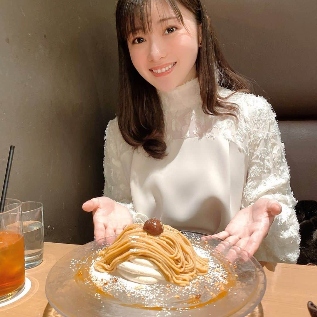 早田悠里子さんのインスタグラム写真 - (早田悠里子Instagram)「福岡ちょっとしかいれなかったけど、美味しいものたくさん食べれた😋🍎 やっぱり安くて美味しいもの多いなー🥺💕 もっと色々行きたかった😍  #モンブラン  #cafeandbooksbibliotheque  #肉屋うたがわ  #地元のおすし🍣　 #倉満  #むっちゃん万十 はハムエッグが好き🥚🥚 .  #福岡県民 #福岡グルメ #天神グルメ #赤間グルメ #天神カフェ巡り」2月8日 17時43分 - yurikohayata