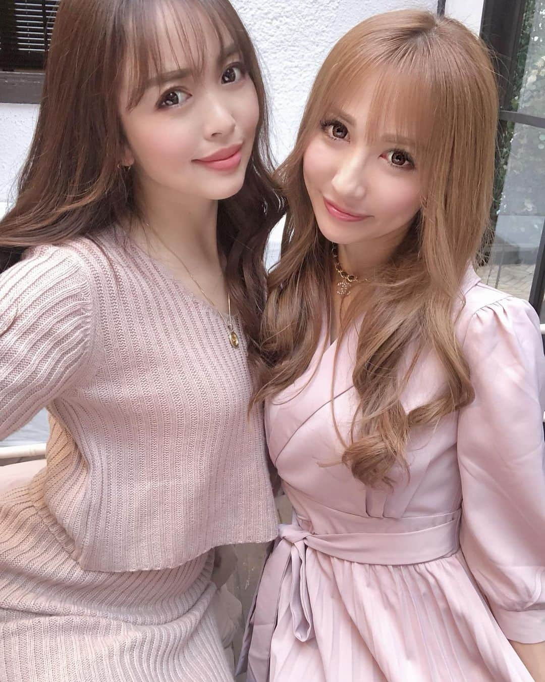 板橋瑠美さんのインスタグラム写真 - (板橋瑠美Instagram)「Loveタメmama ♡﻿ ﻿ ﻿ めっど@mama presents ﻿ ﻿ ☕️Ruum'in café☕️第７回目♡﻿ ﻿ ﻿ 7回目のゲストは、同い年のママ友、リリカ💋﻿ ﻿ ﻿ そして熱でお休みしてしまったけど、﻿ オンラインでテレビ電話参加したまりか❤️﻿ ﻿ ﻿ ﻿ 今回も、色んなママトークから世間話から、﻿ インフルについてとか、色々話したよ^ ^﻿ ﻿ 見に来てくれた皆様ありがとうー♡﻿ ﻿ ﻿ ﻿ ﻿ そしてお知らせがありまーす💕！！！﻿ ﻿ ﻿ ﻿ ﻿ なんと❗️﻿ ﻿ 春からRuum'in caféがリニューアルします❣️！﻿ ﻿ ﻿ ﻿ YouTubeの公式チャンネルができますー💕！﻿ ﻿ ﻿ ﻿ 過去のトークも記載されるので是非見てねー☻✨✨﻿ ﻿ ﻿ ﻿ めっど@mamaのインスタのアカウントもリニューアルして、﻿ ゲストに出てくれたママモデルちゃんたちの日常をあげていくよー♡﻿ ﻿ 是非フォローしてね♡ 【　@med_mama_official 】 ・ ・ ・ #めっどmama  #ruumincafe」2月8日 17時43分 - rumi_official_0616