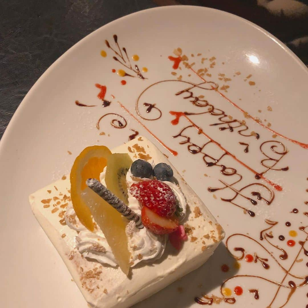 きりたんぽさんのインスタグラム写真 - (きりたんぽInstagram)「この間親友の誕生日祝った🥺💕喜んでくれてよかったあ」2月8日 18時17分 - kiritampopopo