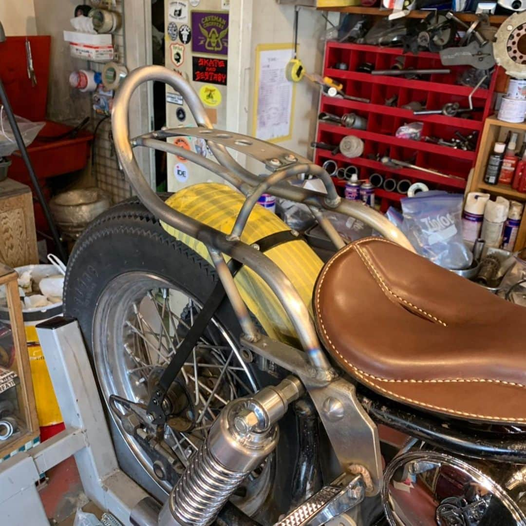 伊勢谷友介さんのインスタグラム写真 - (伊勢谷友介Instagram)「Work in progress of my early shovel. #cherryscompany is making luggage carrier and second seat.  I don't think it's common to build this kind of carrier for fully custom bobber. but I want ride this Early  shovel for turing ,shopping ,and dating. because my other big motorcycles are single seats.  #cherryscompany  #hoppingshower  #stupidcrown  #workinprogress  #earlyshovel  #earlyshovelhead  #earlyshovelbobber  #harleydavidson  #harley_davidson  #harleylifestyle」2月8日 18時32分 - iseya_yusuke