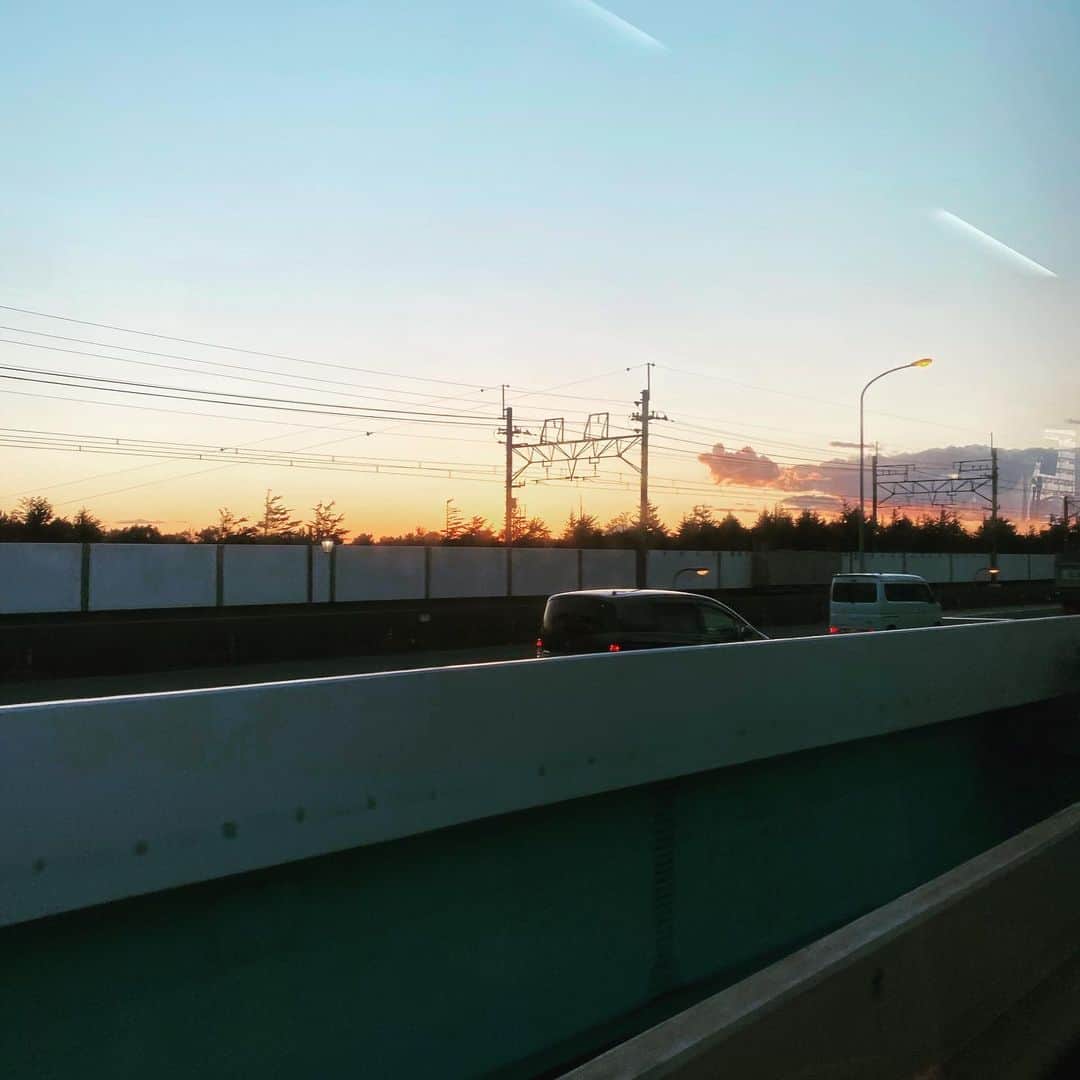 緒月遠麻さんのインスタグラム写真 - (緒月遠麻Instagram)「☺︎ 雲が ネズミに見える🤔✨🐭 #ネズミ雲 #🐭」2月8日 18時37分 - toma_ozuki