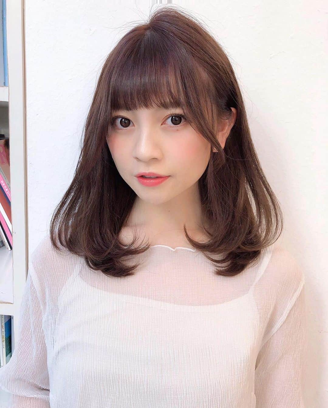 廣川奈々聖のインスタグラム：「． 先日、美容院へ行ってきました🌷❤︎🐈﻿ ﻿ カラーは #ラベンダーベージュ！透明感が出てすっごく綺麗なので是非おすすめしたい……﻿ ﻿ @kawanishi__ai さんにしてもらいました！有難うございます☺︎💭しあわせ〜♡ ﻿ ﻿ ﻿ ﻿ #美容院#ラベンダーベージュ #ラベンダーカラー #shimaginza#lavenderbeige」
