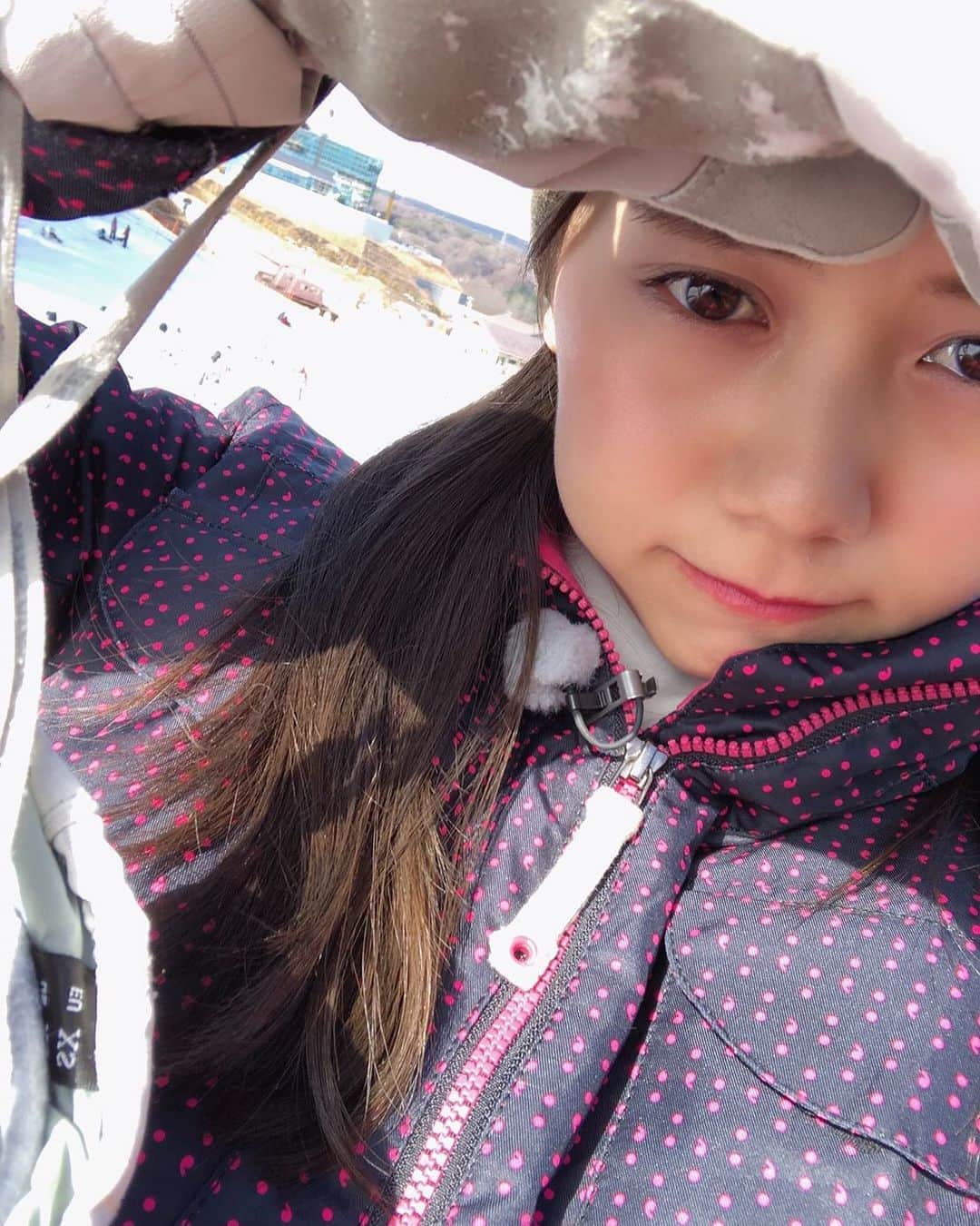 のインスタグラム：「今井美桜です！﻿ MY BEST WAYのロケで長野へ🚗﻿ 今シーズン初滑りのスノーボードに、大好きな地元、埼玉県のグルメも味わってきましたよ☺️﻿ ゲレンデ眩しかった〜☃️﻿ とても楽しく、充実した1日でした！﻿ ﻿ #今井美桜 (@mio_ima49 )﻿ #長野 ﻿ #スノーボード ﻿ #ゲレンデ ﻿ #mybestway ﻿ #セントフォース ﻿ #centforce」