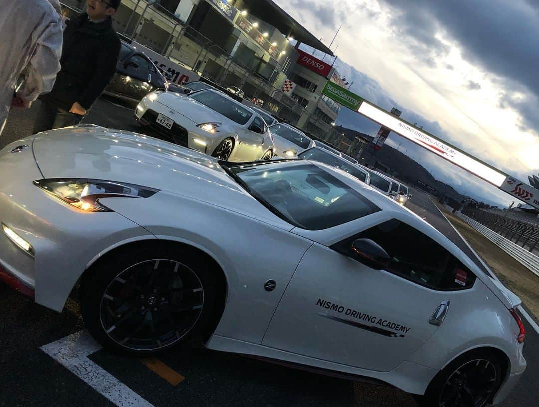 柳田真孝さんのインスタグラム写真 - (柳田真孝Instagram)「. Nismo Driving Academy . フェアレディZ 、NOTE & LEAFの車種別のアカデミー . どちらも内容の濃いレッスン . 参加者の皆さん、お疲れ様でした！ . #nismodrivingacademy #nissan #fairladyz #notenismo #leafnismo」2月8日 19時19分 - masatakayanagida