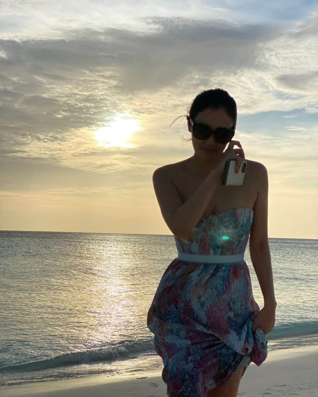 佐藤仁美さんのインスタグラム写真 - (佐藤仁美Instagram)「With the beautiful sunset.  #pamalican  #philippines  #island  #beach  #sunset #hospitality」2月8日 19時22分 - miss_japan_hitomi