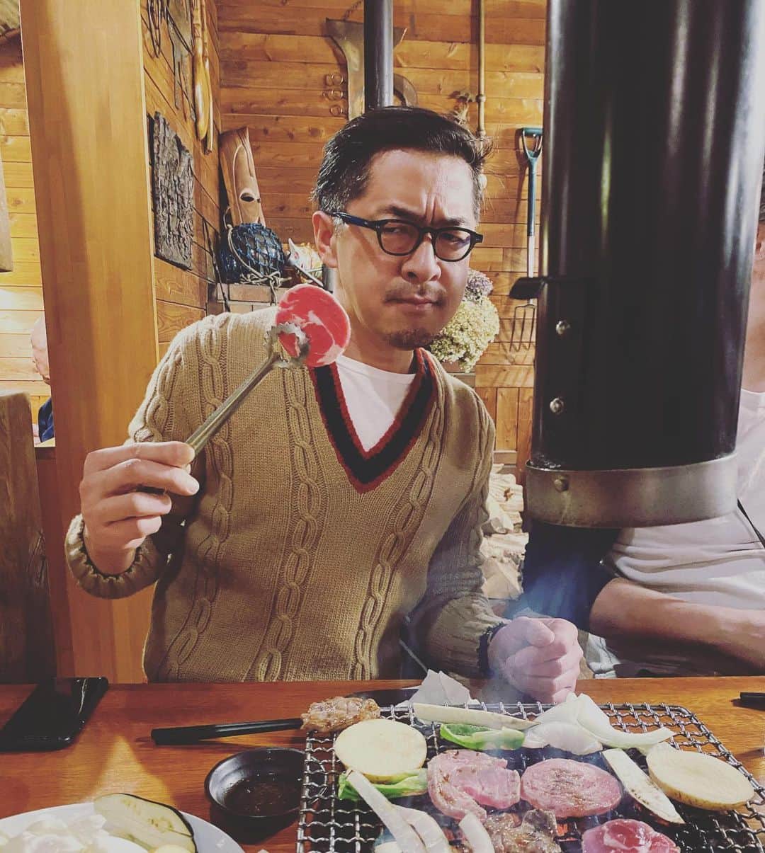 のインスタグラム：「鹿児島さん、ジンギスカン初めてだってよ。 #北海道も初めてだってよ」