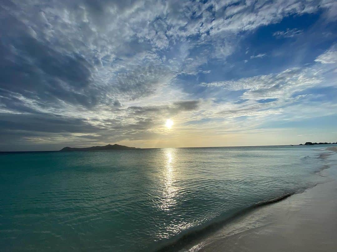 佐藤仁美さんのインスタグラム写真 - (佐藤仁美Instagram)「Beautiful sunset.  #pamalican  #philippines  #island  #beach  #sunset #hospitality」2月8日 19時30分 - miss_japan_hitomi