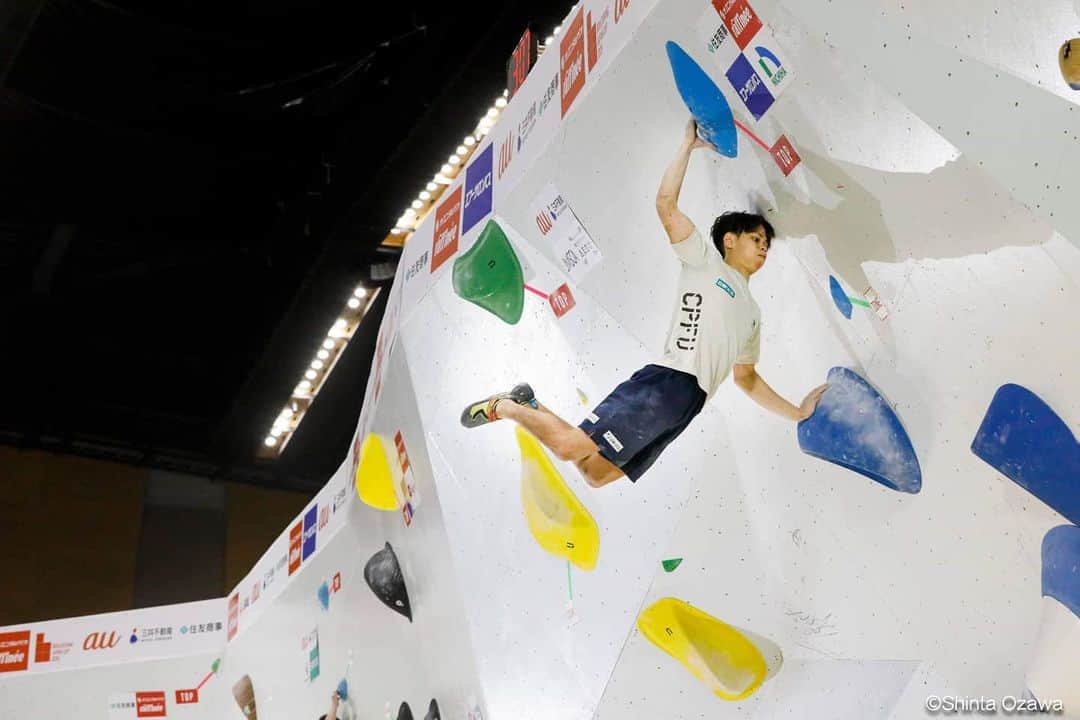 のインスタグラム：「YES!!!﻿ Made it to semifinal in 1st position!!﻿ Psyched to climb in semifinal tomorrow!!🔥💪﻿ ﻿ BJC2020予選は、1位で通過することができました！！﻿ 昨年の予選敗退のイメージがなかなか消えず、久しぶりにかなり緊張しましたが、身体の調子も良く安定したクライミングをすることが出来ました。﻿ ﻿ 明日も自分らしく全力で頑張ります😁😁﻿ ﻿ Photo by: @shintaozawa @champion_japan @bpump_ogikubo @frictionlabs @organicclimbing﻿﻿ @galaxymobilejp﻿ #日新火災 #champion #CPFU #bpumpogikubo #frictionlabs #organicclimbing ﻿#galaxy﻿﻿ #climbing #bouldering #sportsclimbing #sports #competition #bjc #2020」