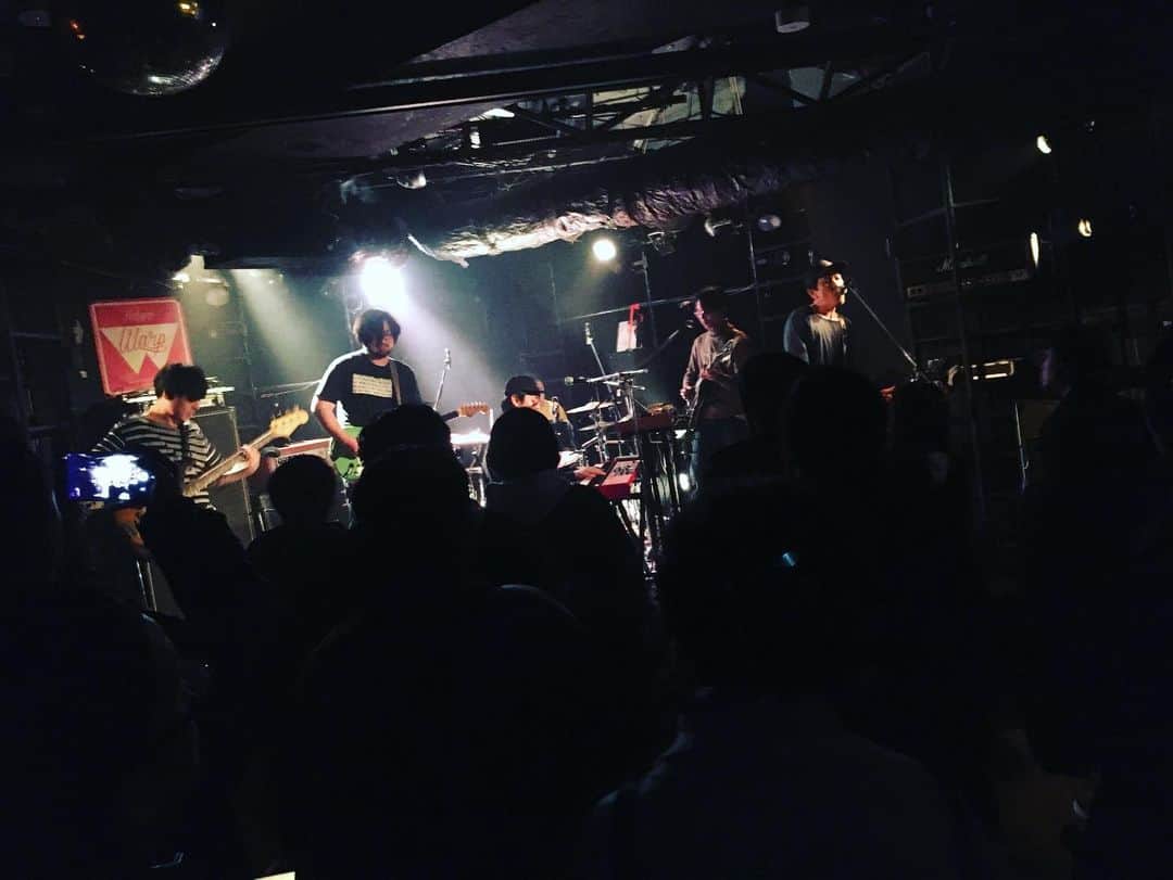 荒井岳史さんのインスタグラム写真 - (荒井岳史Instagram)「#myyounganimal のライブを観に吉祥寺へ行ってきました。  スゲー良かったなー。  ギターのコデラ君とは、ほぼ毎日 #pubgmobile を一緒にやってる仲良し。  そのうち対バンしたいなー。」2月8日 20時28分 - takeshi_arai