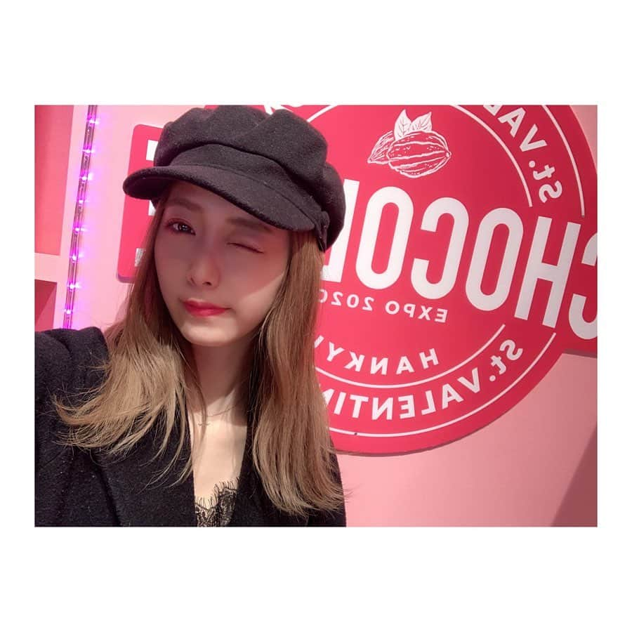 森田彩花のインスタグラム：「🍫😝💕 ． この前行ってきたっっ🍫❤️🍨 誰かにプレゼントや自分のご褒美にぜひ🥰🎁 ． #valentine #chocolate #chocolateexpo2020 #阪急うめだ本店 #バレンタインチョコレート博覧会2020 #cacaosanpaka #コメよろ #いいねよろ #久々更新」