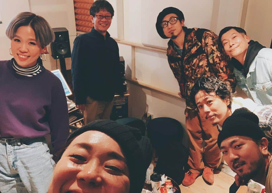 PUSHIMさんのインスタグラム写真 - (PUSHIMInstagram)「We are #groovillage !! #recording  #韻シスト #Chica #とちおさん #branchstudio  #弾丸大阪 #PUSHIM  #SHINE #RAIN」2月8日 20時39分 - shinoyama_pushim