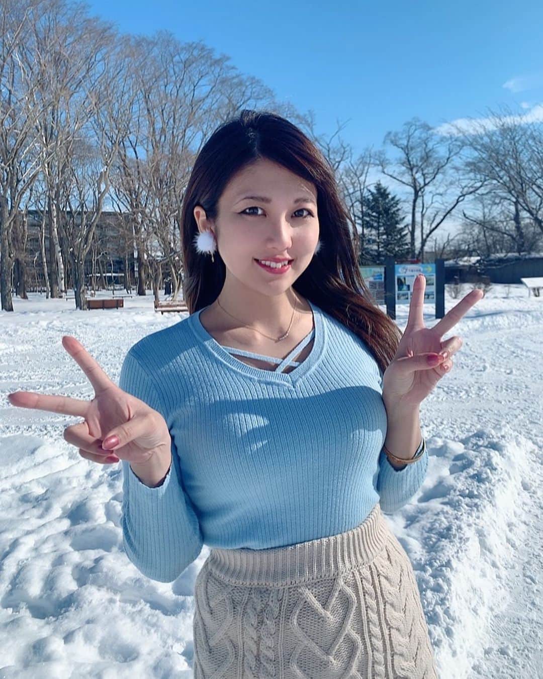 のインスタグラム：「#雪景色 綺麗💓☃❄✨ #雪国 楽しい〜💖☃❄✨ #雪だるま 作ろ〜？🎶❤☃❤✨ #北海道 ⛄💖⛄✨ #雪 *.❄( ･∀･)ﾉﾉ○)).❄*⛄💖✨」