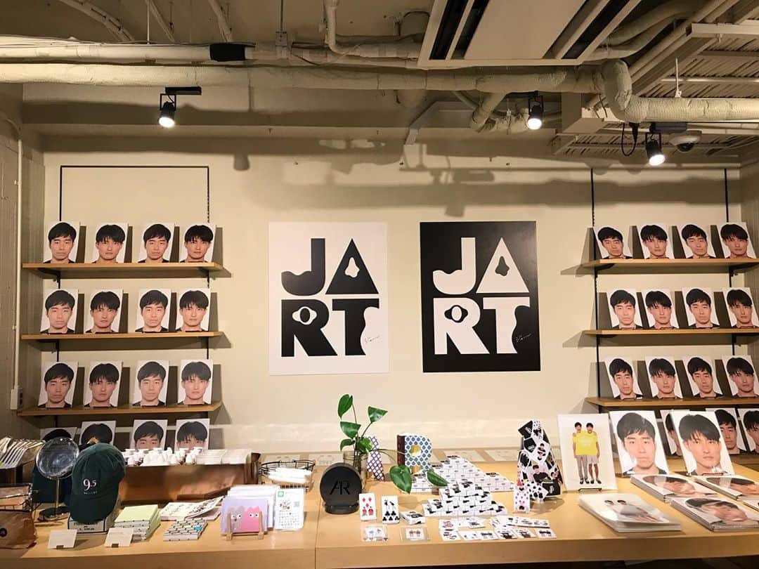 じゅんぺいさんのインスタグラム写真 - (じゅんぺいInstagram)「・ JART個展  本日からです！  京都へ是非！！ ・ ・ #jart #ジャール #個展 #lobby  #room #sandwich」2月8日 21時00分 - jarujaru_jjg