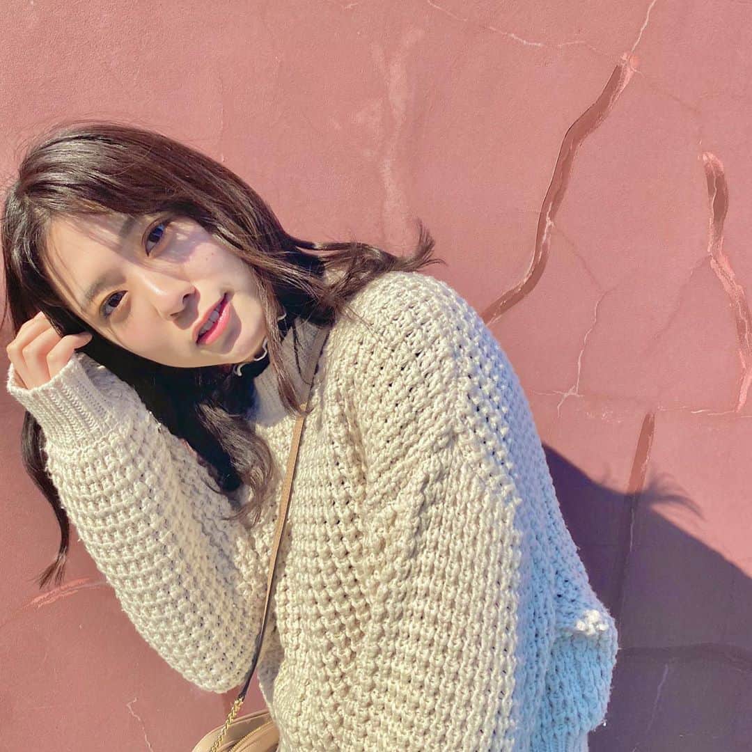 清水麻璃亜のインスタグラム：「髪の毛と角度と諸々のとおかげで 顔がちょっと細長く見えて嬉しいので載せてみます☺︎笑 手洗いうがいたっぷりご飯でいっぱい寝て 冬を元気に乗り越えましょう✊🏻！」