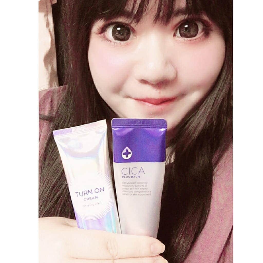 hoshizaki eriのインスタグラム：「@dewycel_japan のシカクリームと トーンアップクリーム💕🍀 . シカクリームはスキンケアの最後に使っていて ニキビや赤みが気になったり 乾燥が気になる部分に 重ね付けすると 次の日の朝改善されていて 凄くおすすめ♡ テクスチャーはジェルみたいな軽さだよ🙆 . トーンアップクリームは 肌にのばすと 自然な美白効果があって ファンデの下地にもなるので 最近はファンデの 下地に使ってます🙆 崩れないし美肌に見えるよ🙆💕 テクスチャーはしっとりしてます🙆 . @dewycel_japan のマスクと一緒に使うと 更なる美肌効果があるのでお気に入りです♥ Amazonでも購入出来るので チェックしてみて下さい❣️ . . @dewycel_japan  #dewycel #デュイセル #dewyholic #pleciousvaluabledewycel #ニキビ #skincare #beautyitem #beautycare #seatmask #韓国コスメ #韓国コスメレビュー #PR #美容ライター #コスメオタク#美容垢 #キュレーター #コスメマニア #beautyambassador #맞팔 #팔로미 #뷰티인스타 #인생템 #화장품추천 #シカクリーム #ウユクリーム #アッププラスガールズ #PR」