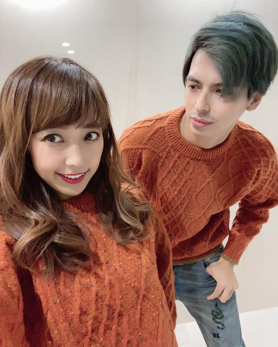 川崎希さんのインスタグラム写真 - (川崎希Instagram)「おそろいニットな日🧶  #selvasecreta #もうすぐ発売されるニット」2月8日 21時30分 - kawasakinozomi