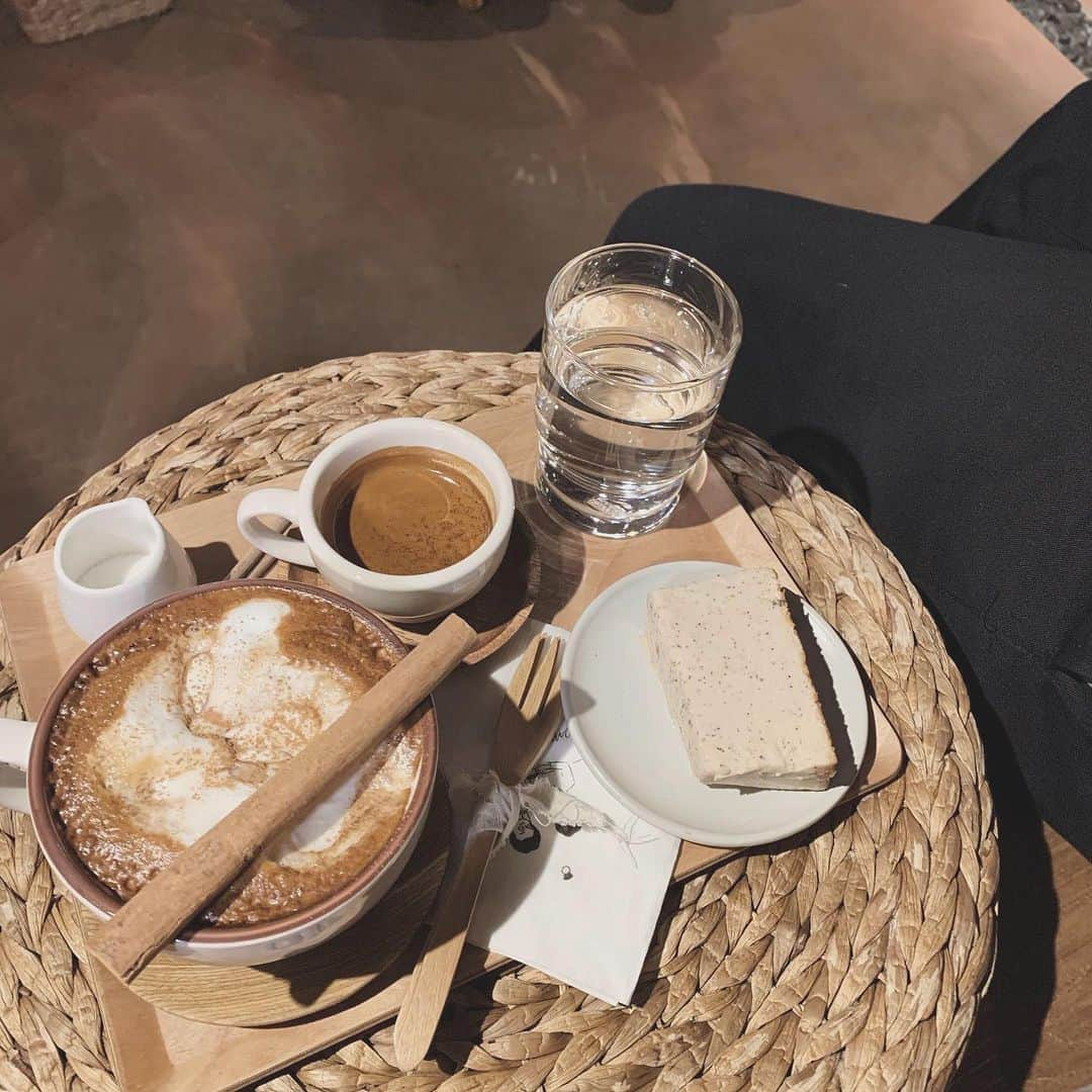 佐藤里緒菜さんのインスタグラム写真 - (佐藤里緒菜Instagram)「☕️ #bubucoffee #釜山旅行 #南浦洞 #南浦洞カフェ #riona__trip #busan #nampodong」2月8日 21時43分 - riona__