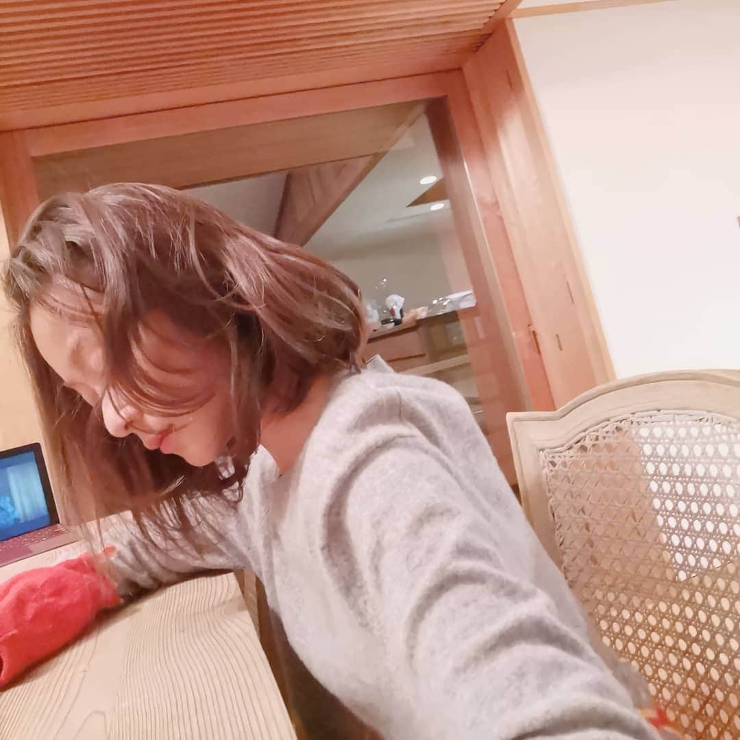 脇田恵子のインスタグラム：「ニューヘアお伝えしたいとこなんですが😀すっぴんなのでまた後日😜」