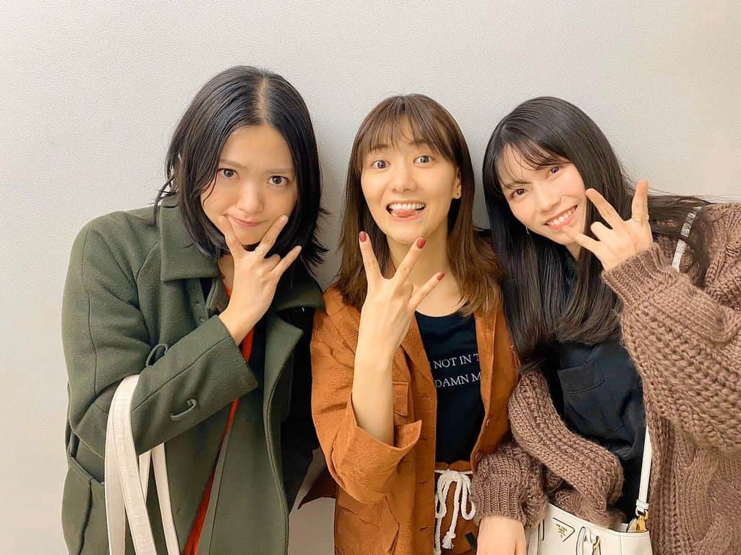 北原里英さんのインスタグラム写真 - (北原里英Instagram)「ウエストサイドストーリー🌟 シーズン2 観てきました🤲🏻‼︎ 長年上演されている名作、 素晴らしかった、、、 劇団☆新感線の髑髏城以来の劇場 本当にすごい… あれはアトラクションだ。 ああ立ってみたいなあ（ ; ; ）‼︎ . 久しぶりの佐江ちゃん🧡 サンモン🤣🤲🏻‼︎ .  #ウエストサイドストーリー　#wss  #宮澤佐江 #横山由依 #北原里英 #サンモン #久々の再会 #佐江ちゃんのアニータ #セクスィーだったよ #☺️」2月8日 21時49分 - rie_kitahara_3