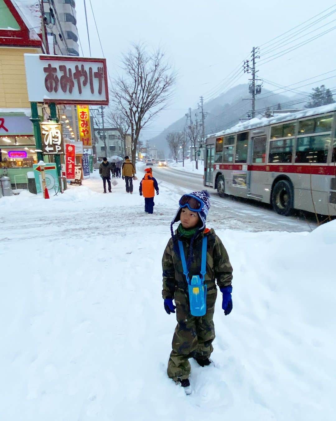 桃生亜希子さんのインスタグラム写真 - (桃生亜希子Instagram)「❄️ #jacket忘れて弟の🤫 #リフトで男子にまちがえられた」2月8日 21時53分 - pinokosugar
