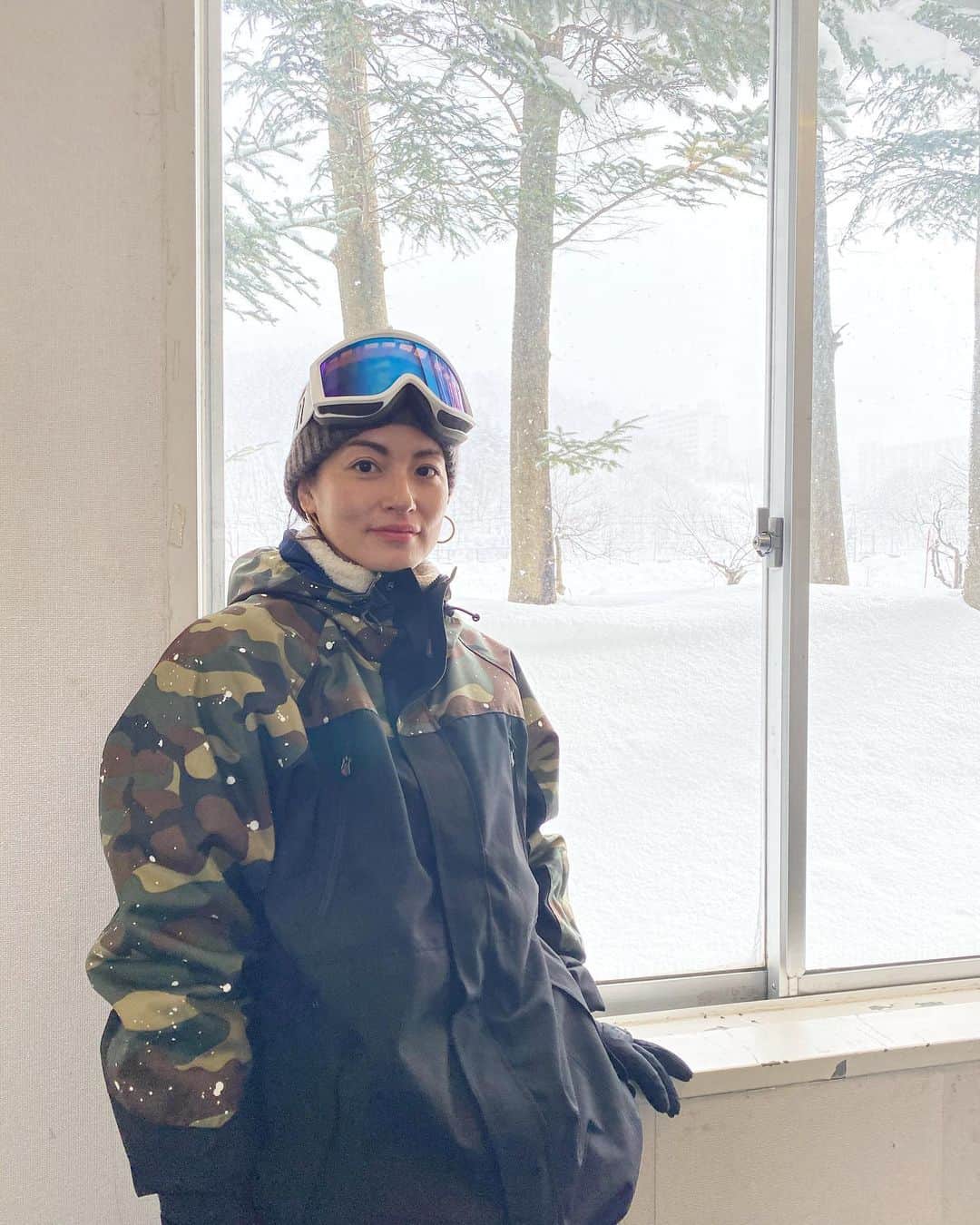 桃生亜希子のインスタグラム：「❄️ #jacket忘れて弟の🤫 #リフトで男子にまちがえられた」