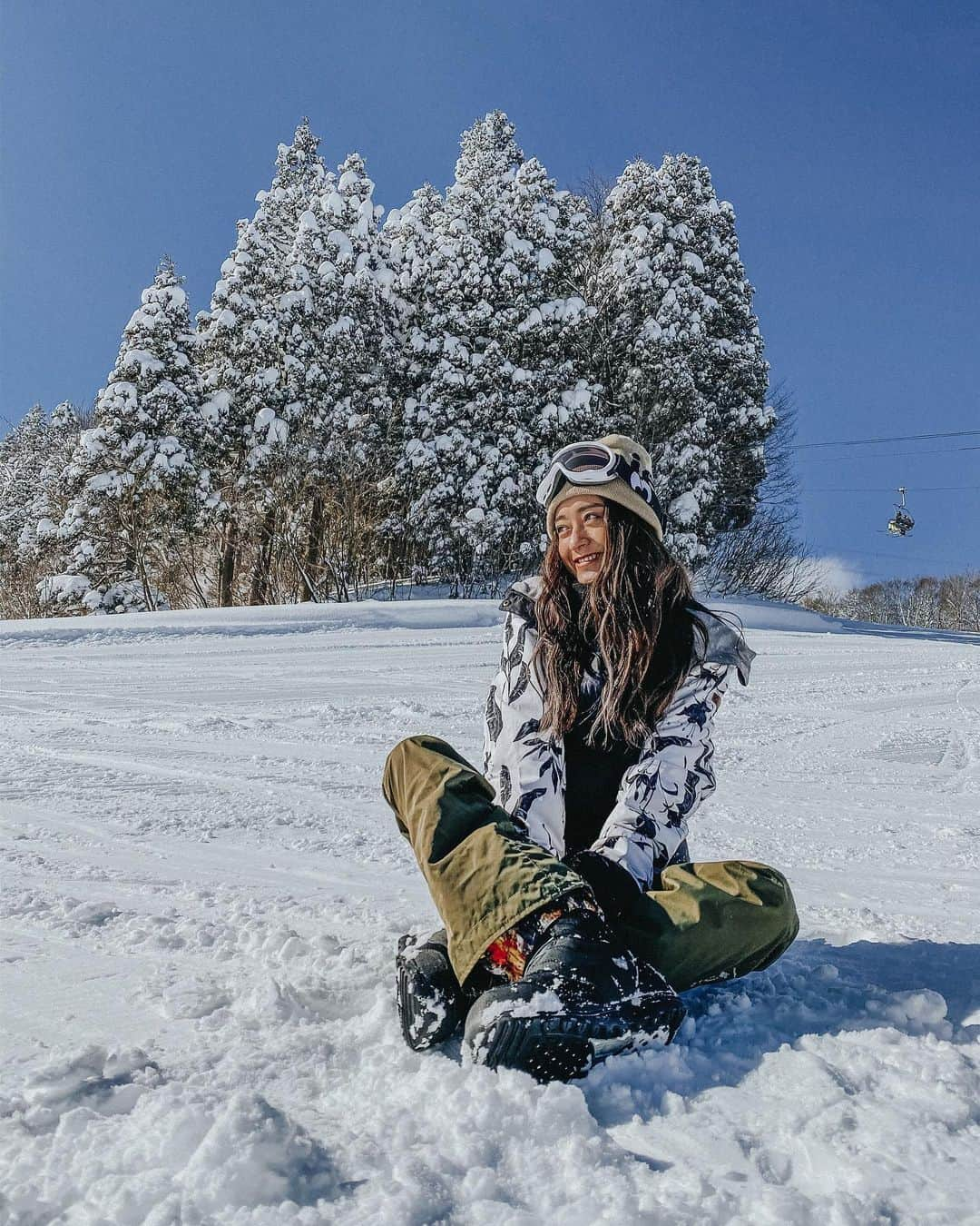 池田美優（みちょぱ）さんのインスタグラム写真 - (池田美優（みちょぱ）Instagram)「． 普段めんどくさがりで家こもりがちだけど この時期は休みもらってすぐ🏂 今回天気いいのにパウダーすぎて最高♡ 今年あと1回は行きたいな〜 板はBURTON❤︎」2月8日 22時06分 - michopa1030